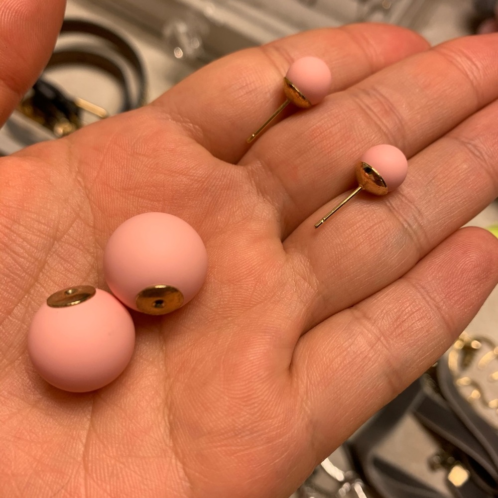 Pink balls earring - Picture 2 of 2